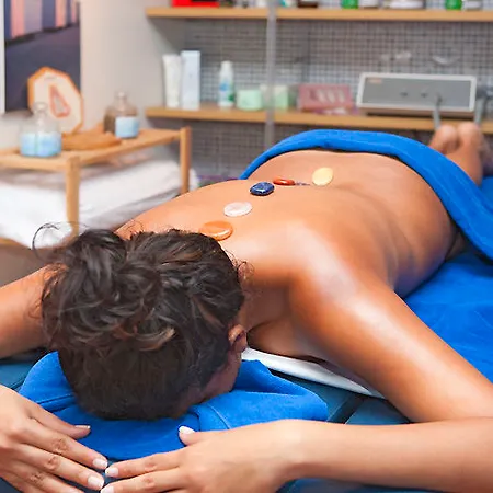 Costa Volcan فندق