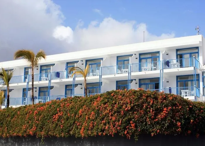 Costa Volcan فندق 2*