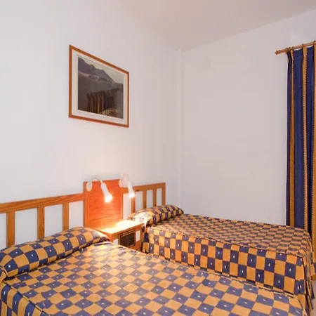 Costa Volcan 2* 卡门港