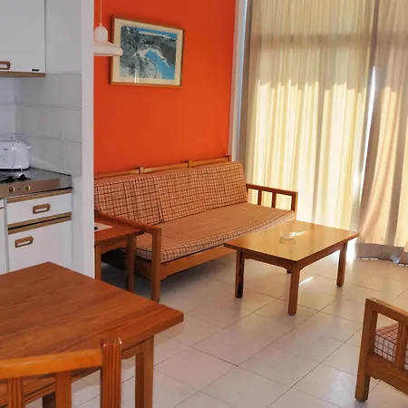 Costa Volcan 卡门港