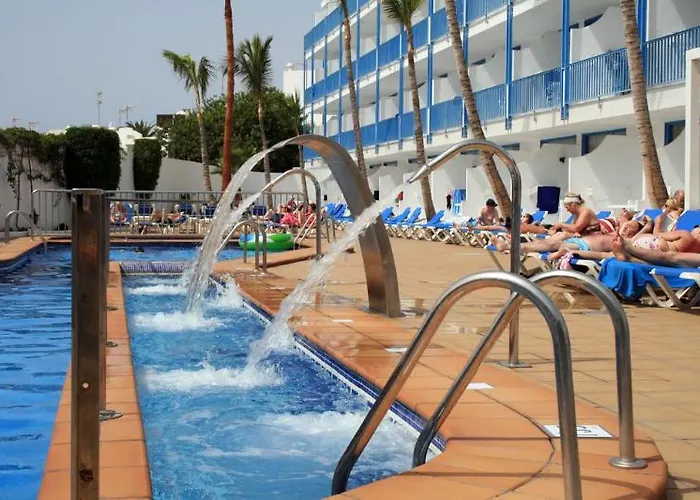 Готель Costa Volcan